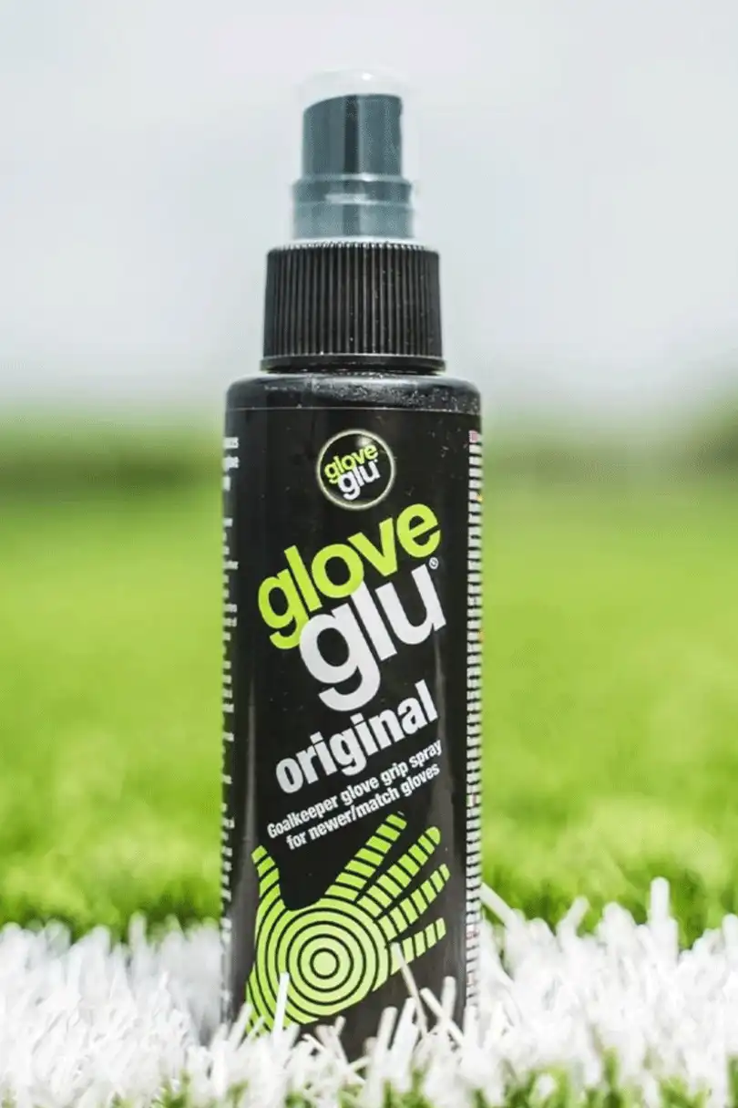 Sprej na brankářské rukavice Gloveglu Original černý 120 ml