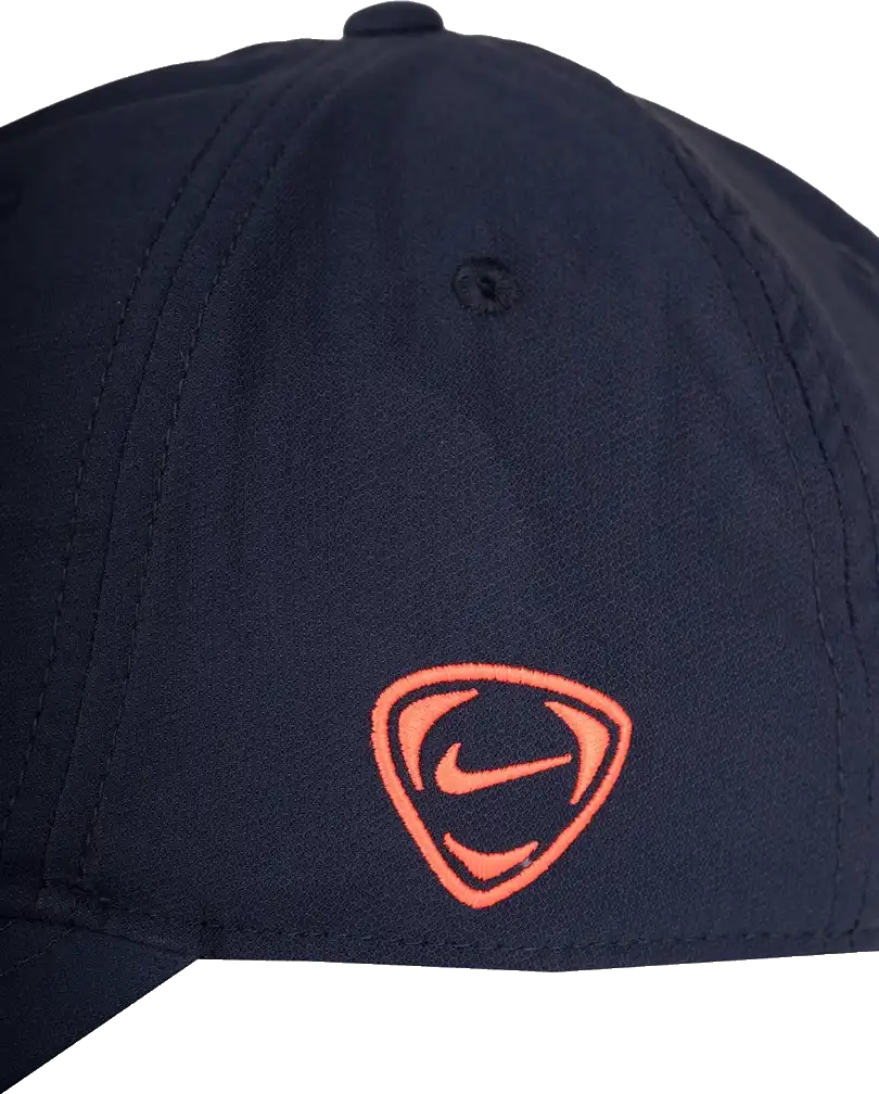 Unisex fotbalová kšiltovka Nike FC Barcelona 25/26 Total 90 Club modrá