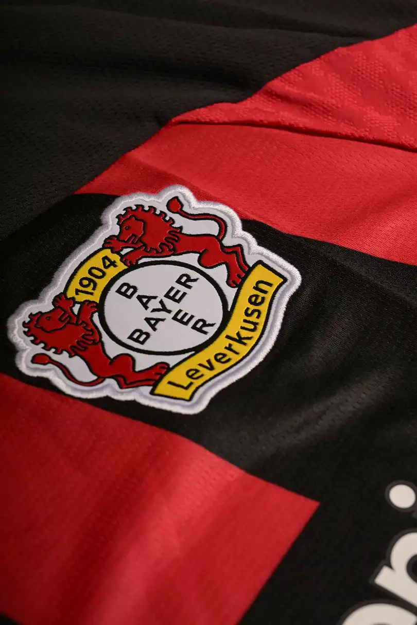 Pánský domácí dres New Balance Bayer Leverkusen 26/27 červeno-černý