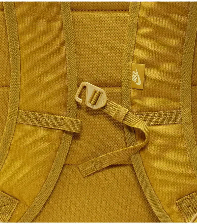 Batoh Nike Heritage 23 litrů hnědý