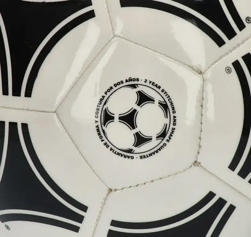 Fotbalový míč Adidas Tango Glider S12241 velikost 5 bílo-černý