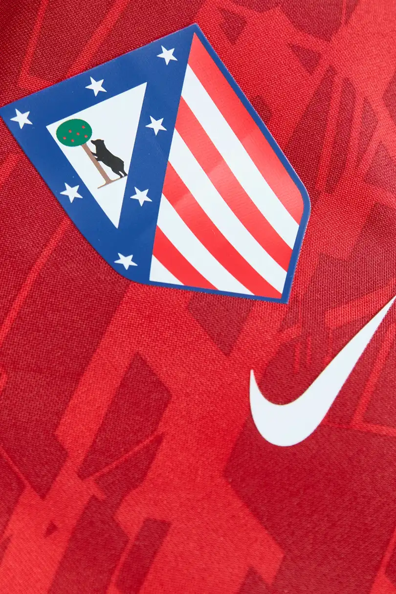 Unisex sportovní vak Nike Atletico Madrid 25/26 Heritage 13 litrů červený
