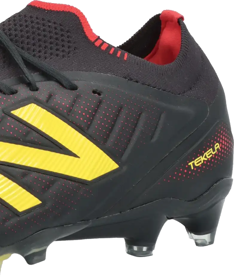 Pánské kopačky lisovky New Balance Tekela V5 Elite Low FG černé2