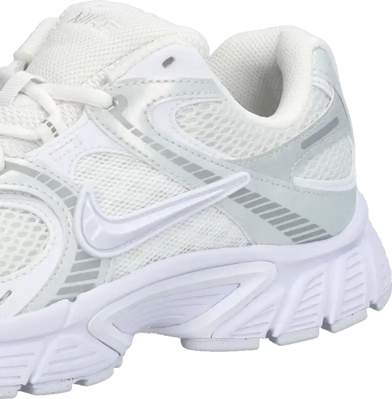 Pánská lifestylová obuv Nike V5 RNR bílá3