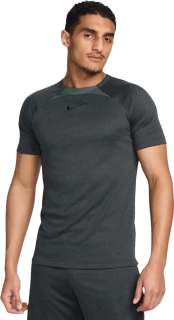 Pánské fotbalové tričko s krátkým rukávem Nike Dri-FIT Academy černé3