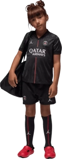 Dětská čtvrtá fotbalová souprava Nike PSG 25/26 černá pro malé děti